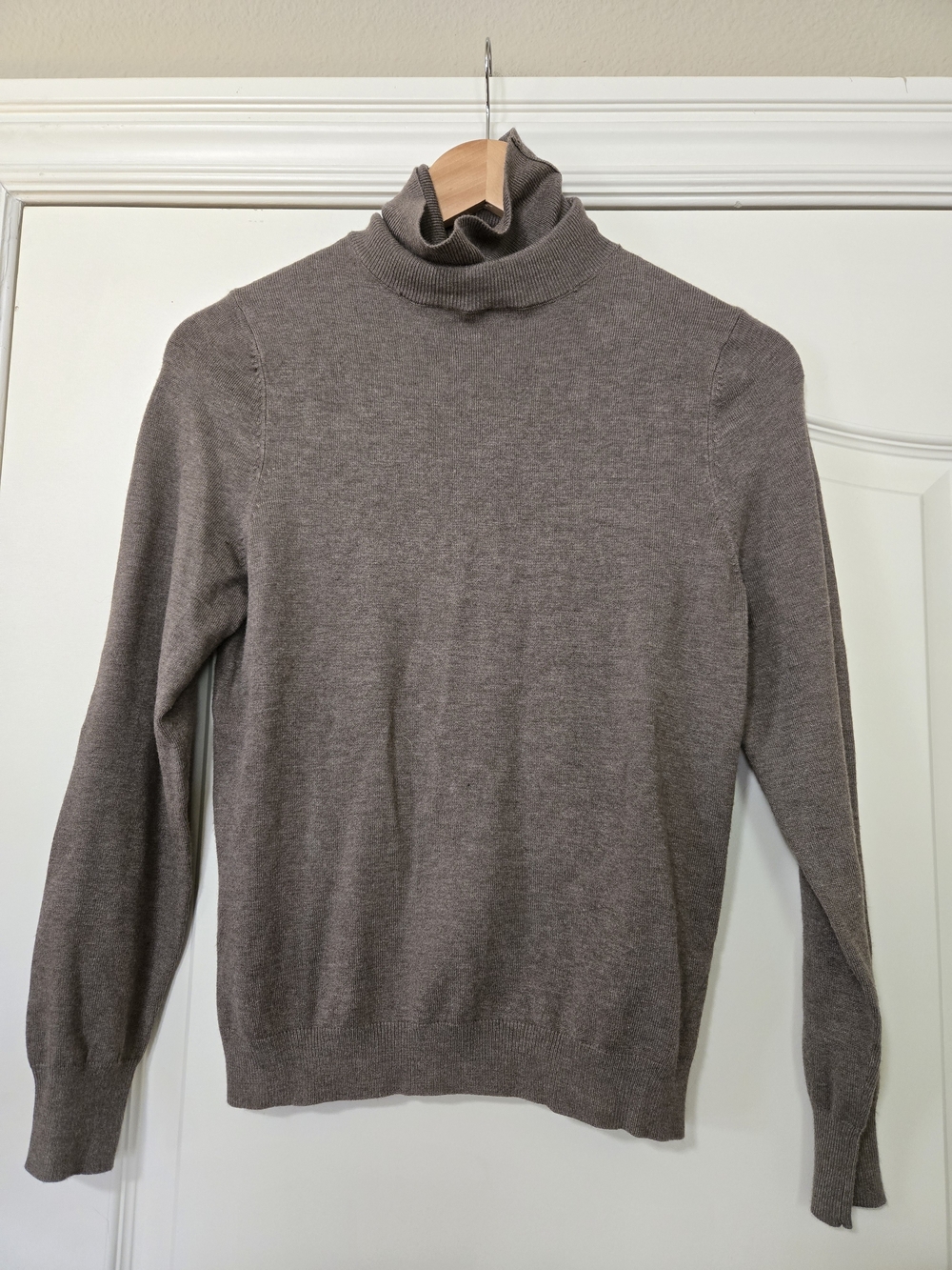 Women's Gray Turtleneck Sweater - Classic Lightweight Knit Cozy Comfy Soft
